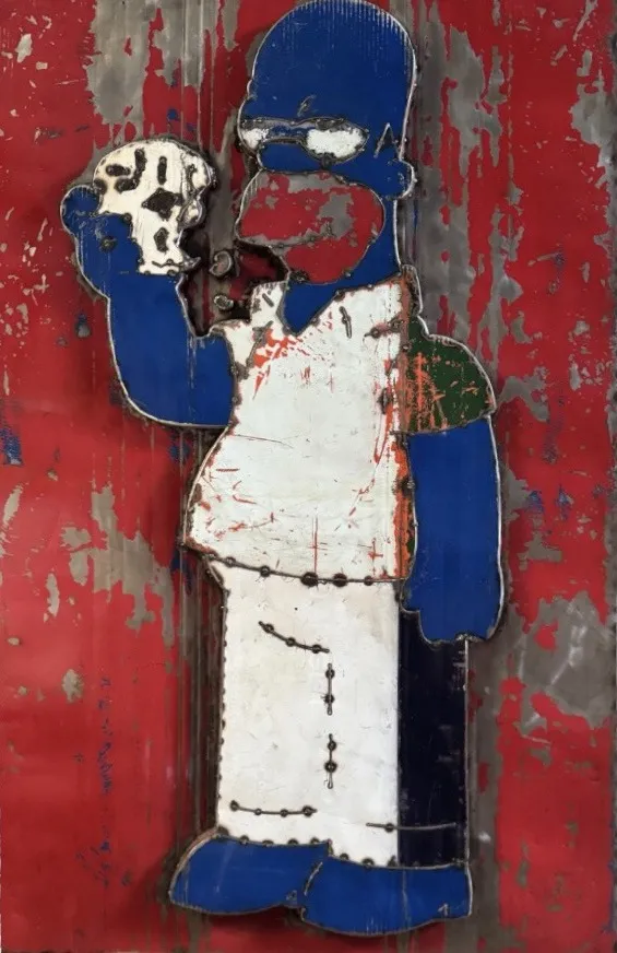 Stahlbild von Homer Simpson auf rotem, patiniertem Metallgrund