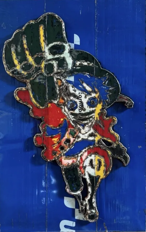 Stahlbild von Ruffy aus One Piece mit erhobener Faust auf blauem Metallgrund